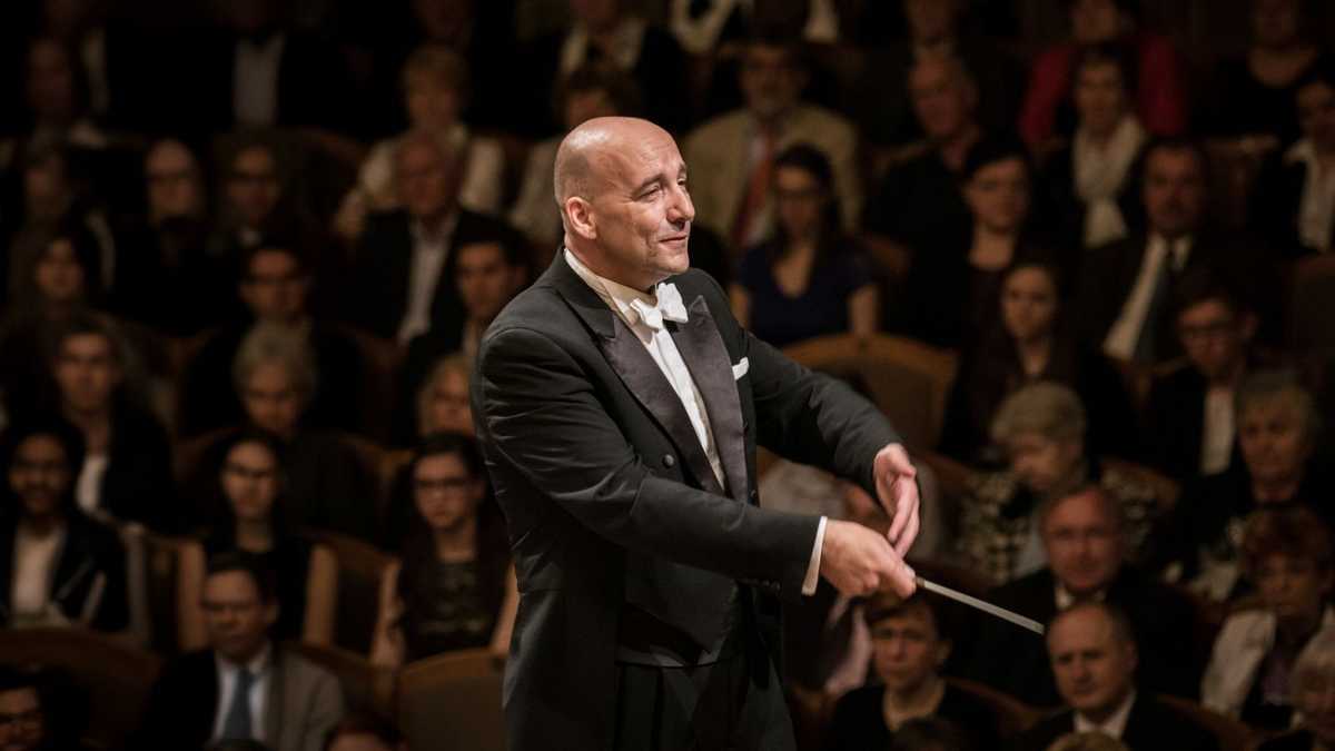 Prague Philharmonia, led by Emmanuel Villaume